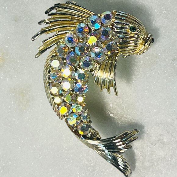 Vtg 1950s Coro Pegasus Brooch Pin Fish Aurora Borealis Rhinestones Koi Jewelry - Picture 3 of 8